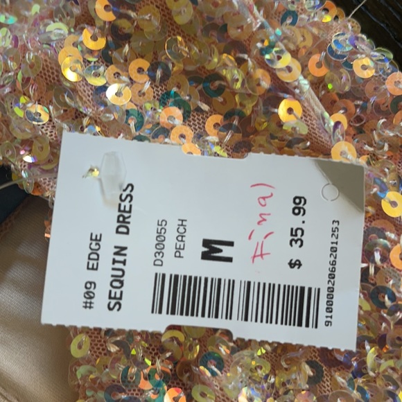 Dress - Picture 5 of 5